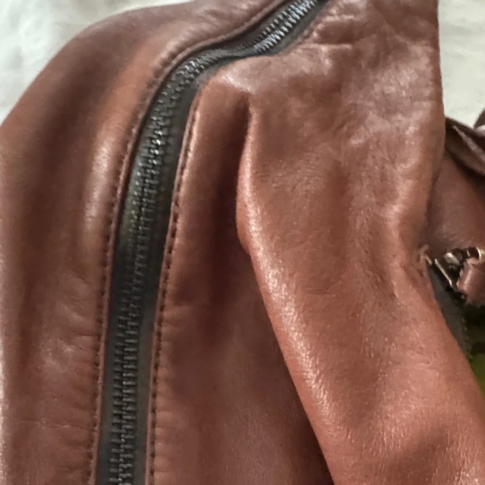 orYani spacious brown